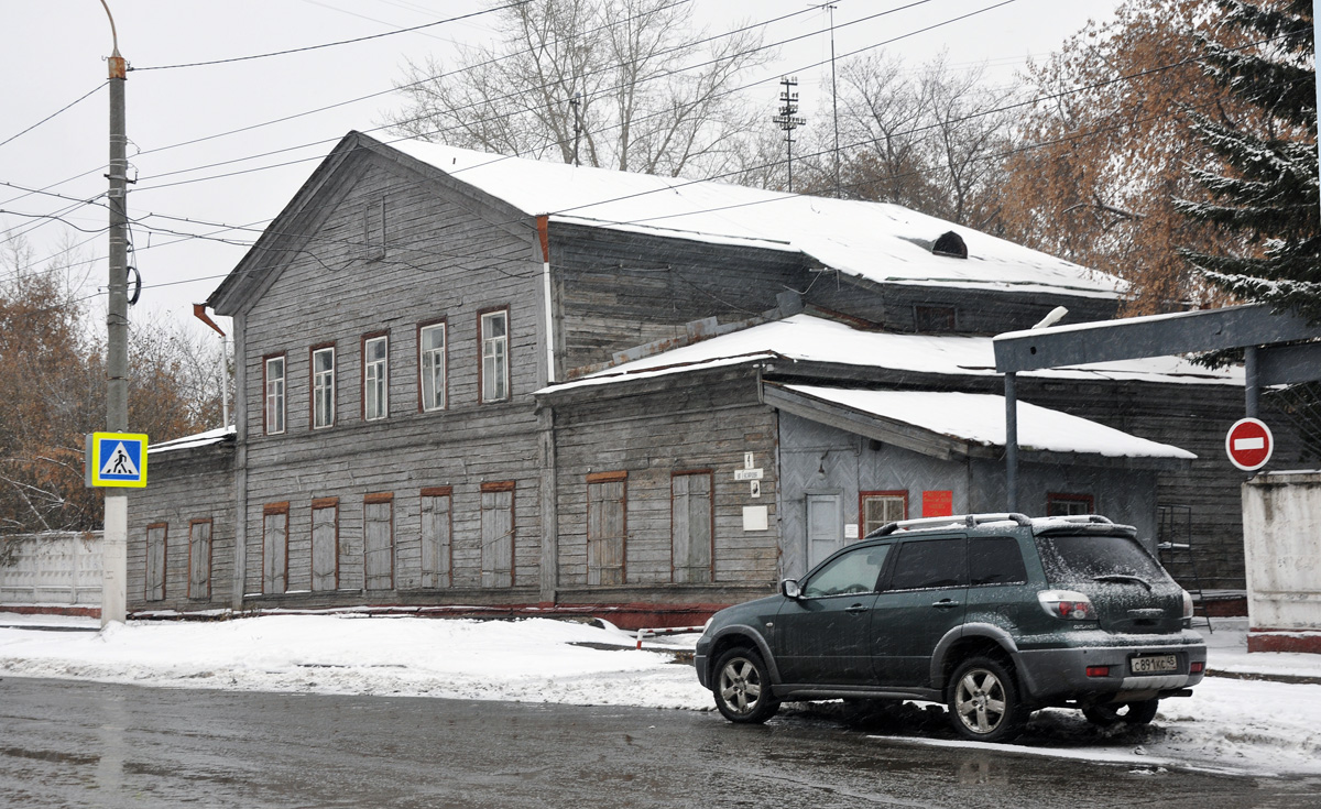 Омск, Улица Гусарова, 4 Омск, Улица Гусарова, 4