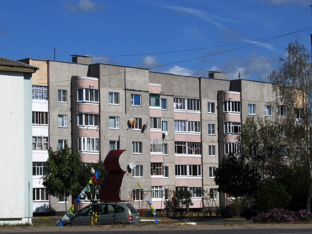 Октябрьский, 1-й микрорайон, 21