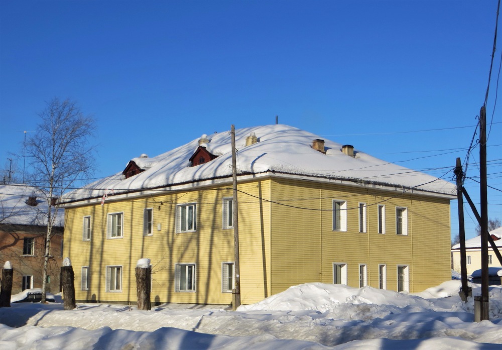 Карпинск, Улица Лермонтова, 11