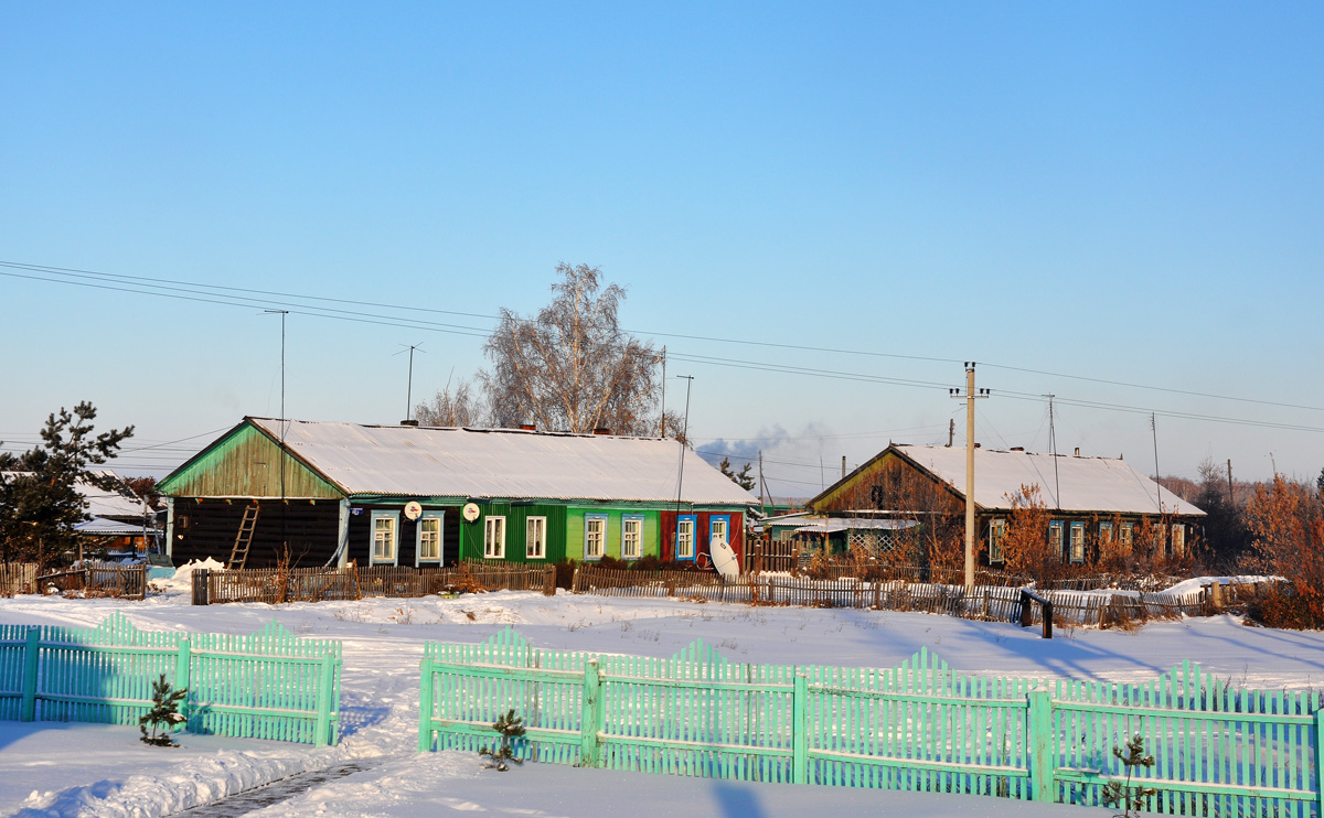 Калачинский район, прочие н.п., с. Валерино, Вокзальная улица, 11/2; с. Валерино, Вокзальная улица, 13/1