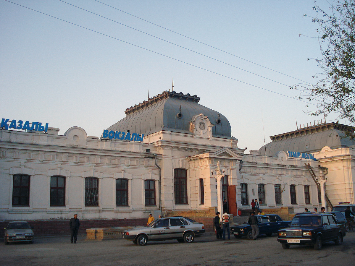 Айтеке би, Улица Айтеке би, ?
