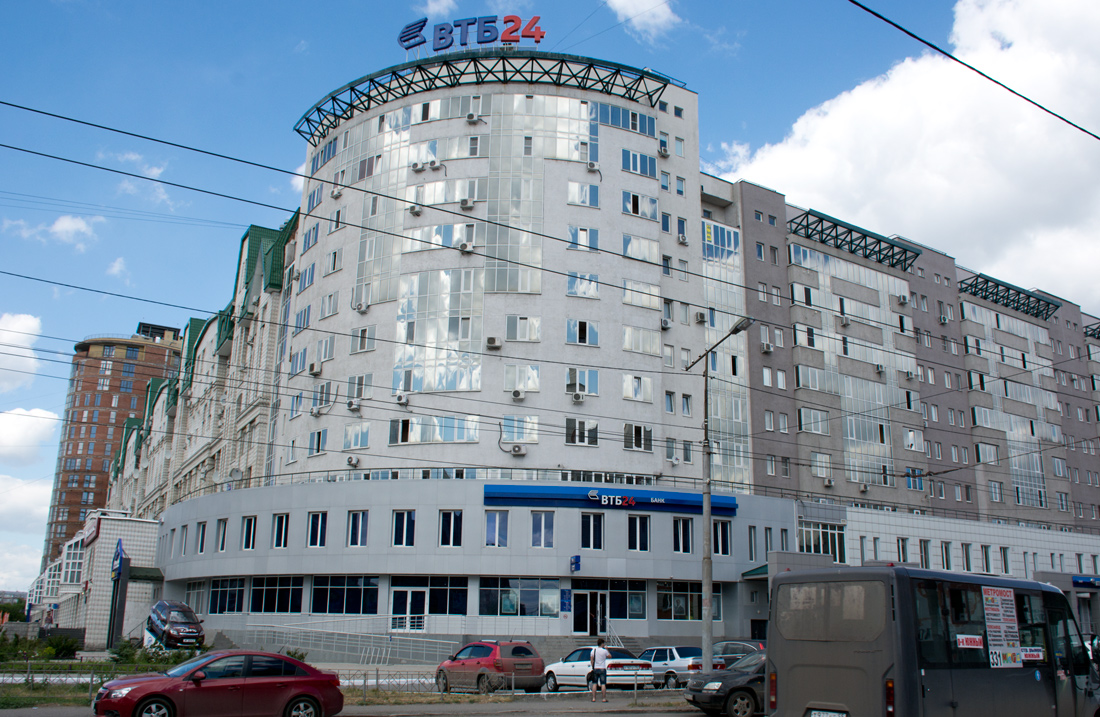 Омск, Улица Маршала Жукова, 101 корп. 1 / Улица Маяковского, 3