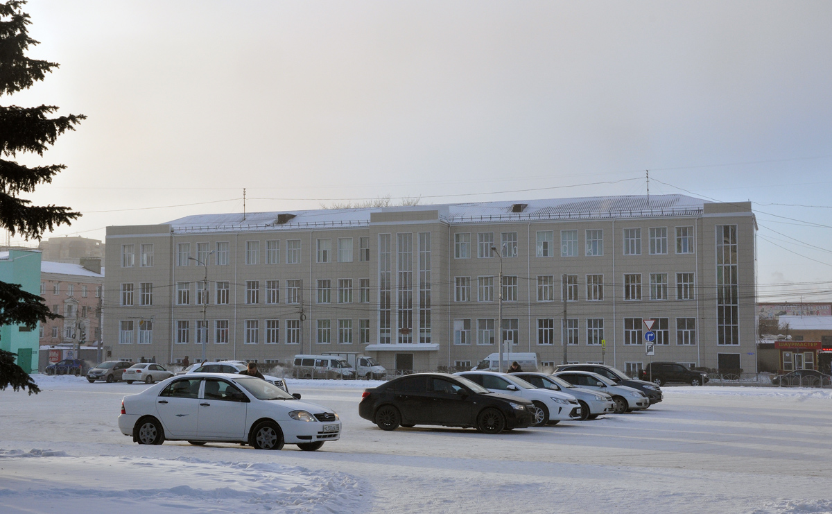 Omsk, Улица Лобкова, 2 / Улица Марченко, 4