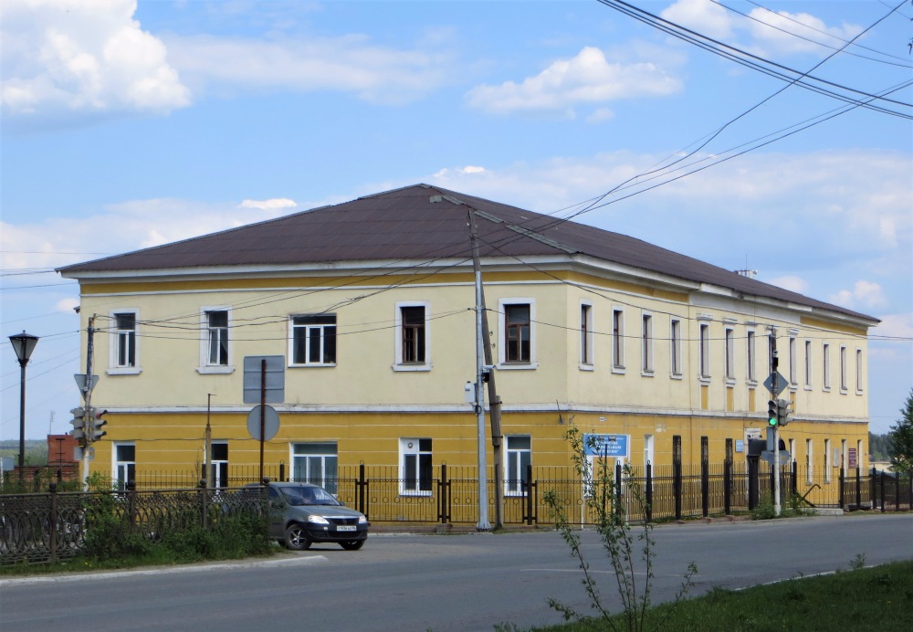 Краснотурьинск, Октябрьская улица, 45