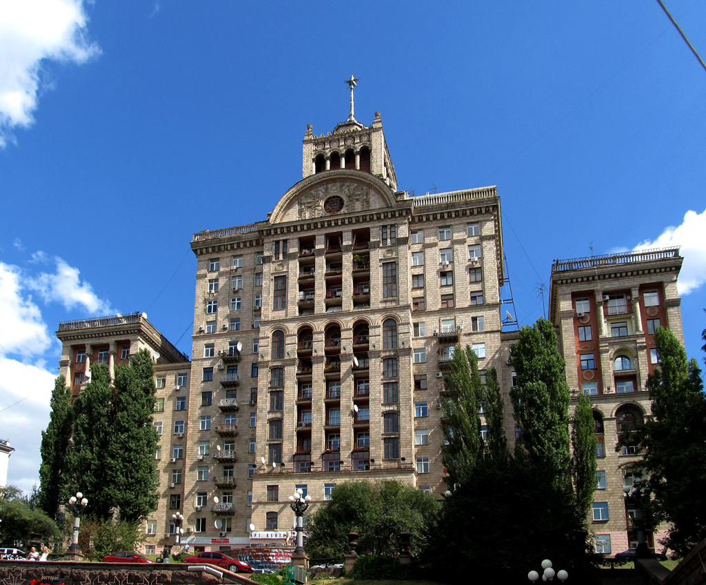 Киев, Улица Крещатик, 25