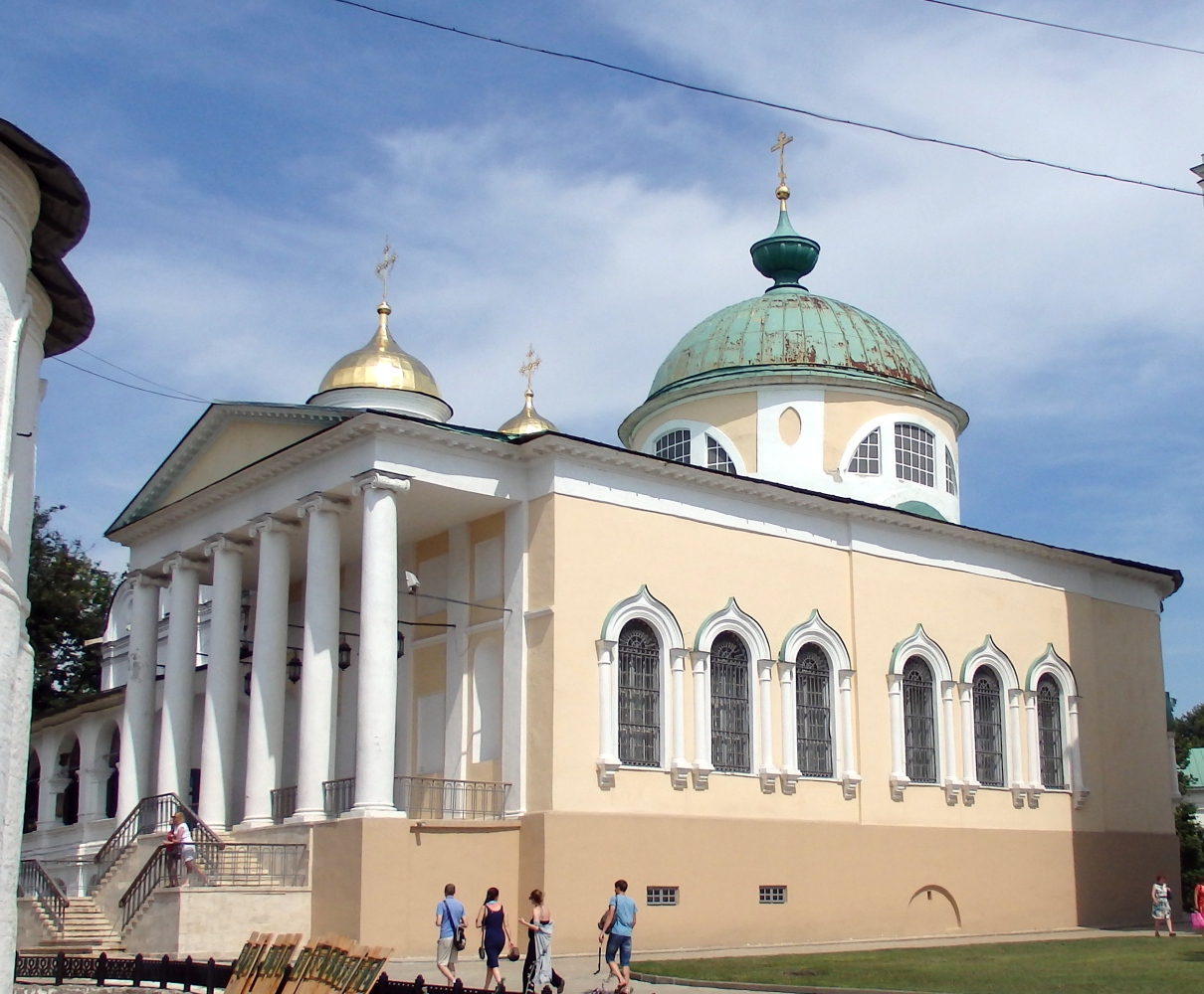 Ярославль, Богоявленская площадь, 25 Церковь Ярославских Чудотворцев