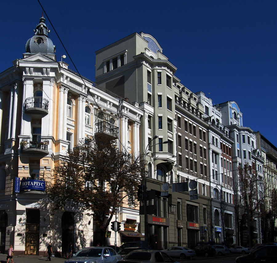 Kyiv, Владимирская улица, 40 / Улица Ярославов вал, 2; Владимирская улица, 38