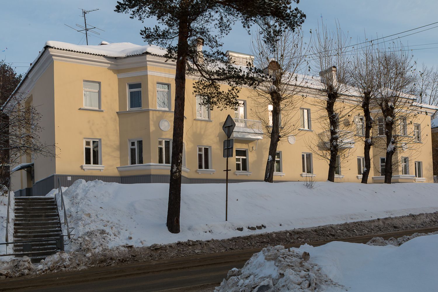 Новоуральск, Садовая улица, 16