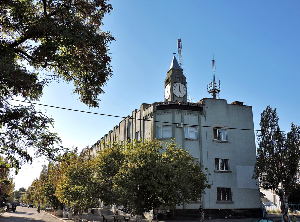 Генічеськ, Центральная улица, 2