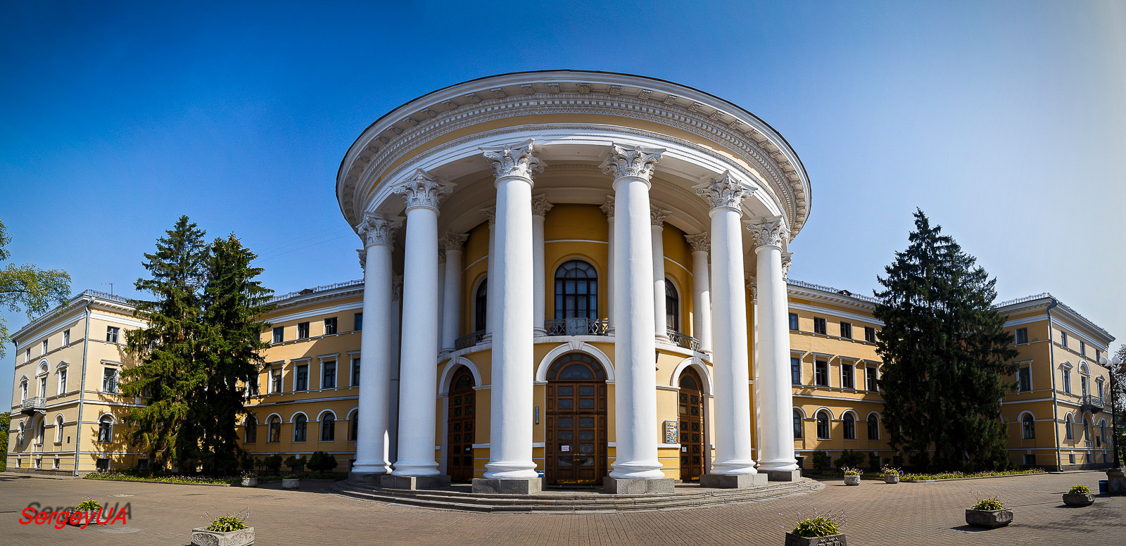 Киев, Институтская улица, 1