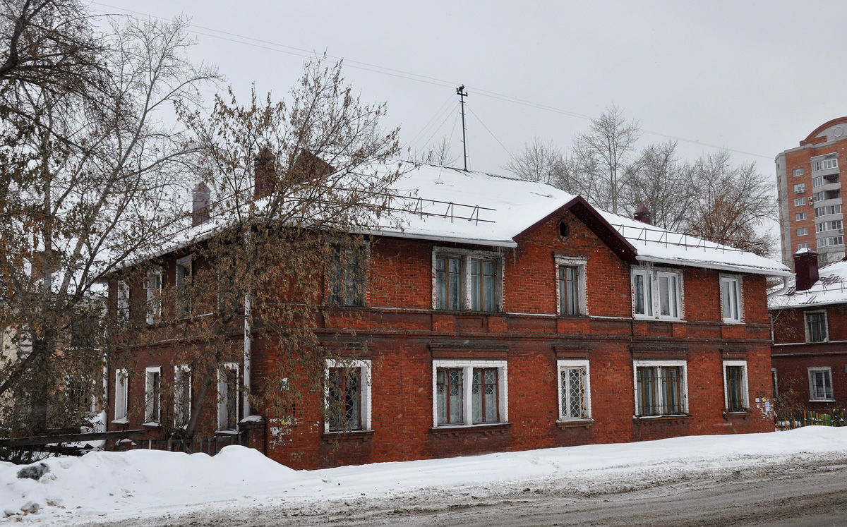Омск, Улица 20 лет РККА, 244