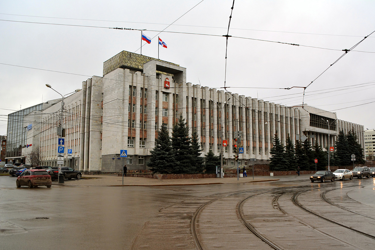 Пермь, Улица Куйбышева, 14 / Петропавловская улица, 56А