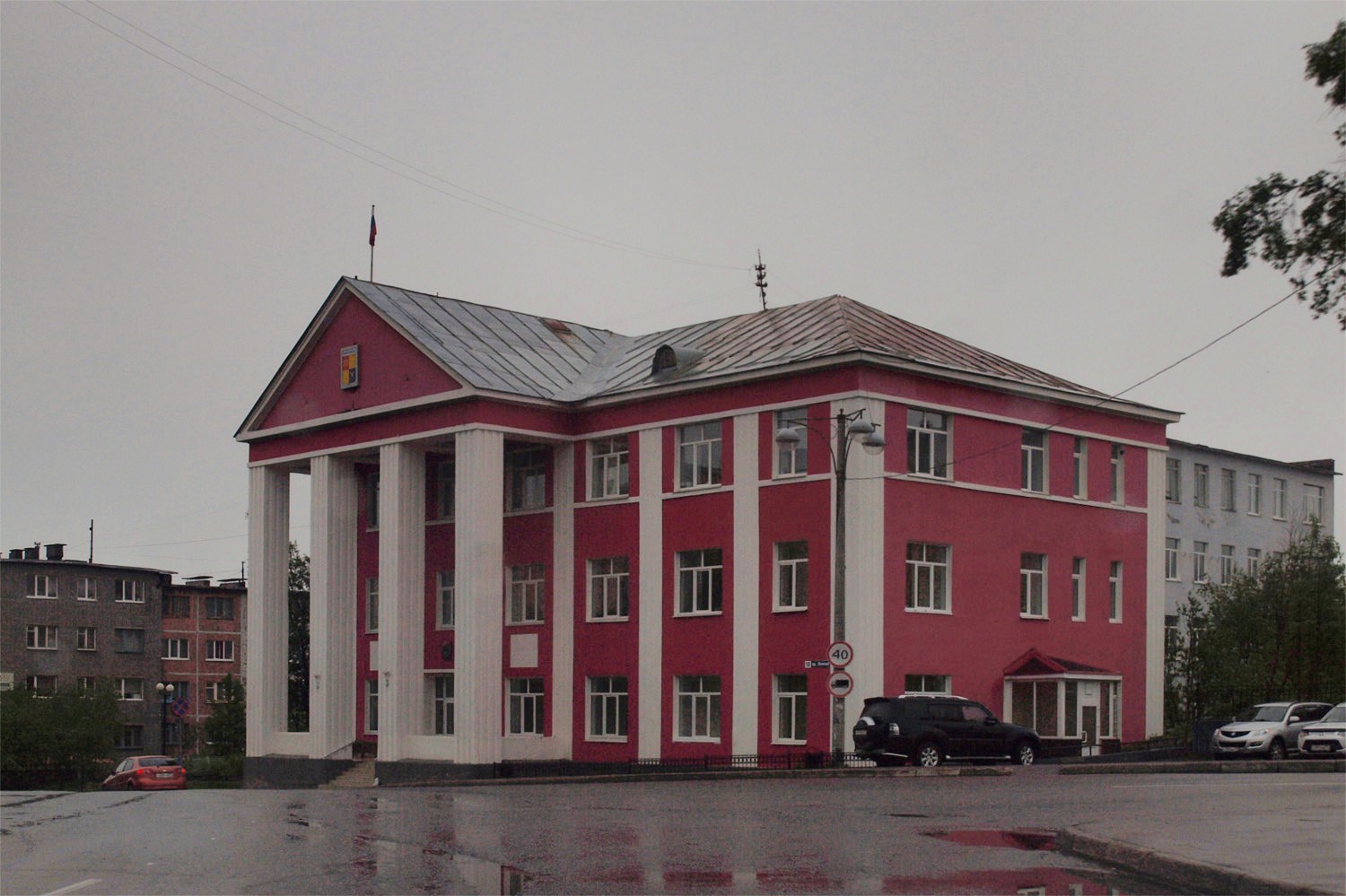 Кировск, Улица Ленина, 16