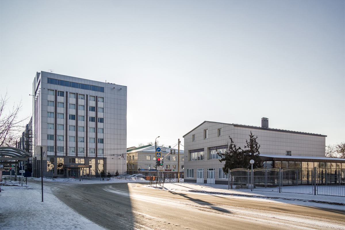 Казань, Улица Кызыл Татарстан, 12; Улица Мазита Гафури, 71А
