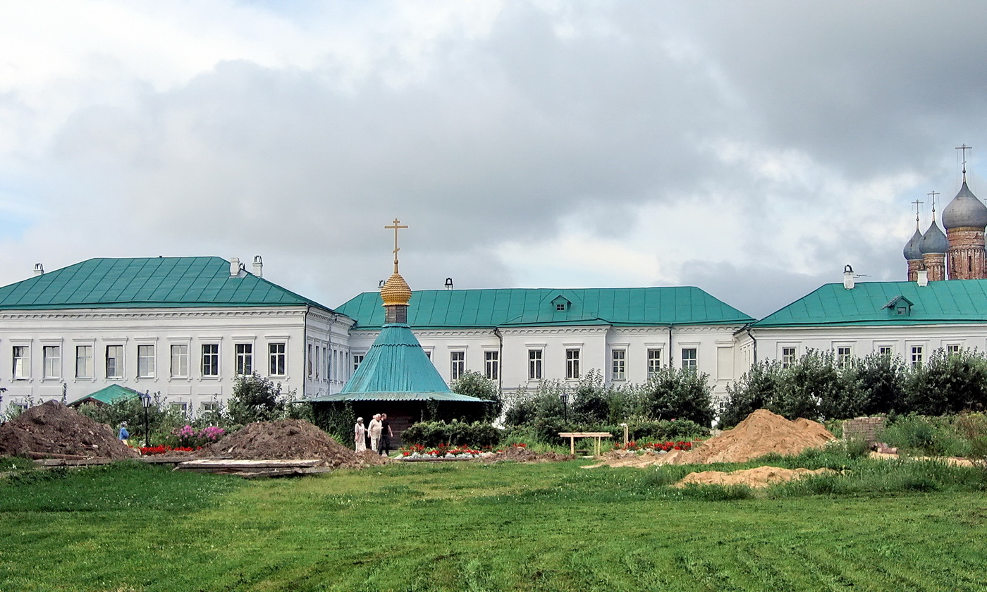 Ростов, Улица Энгельса, 44 Часовня св. Иакова; Улица Энгельса, 44 Трапезная; Улица Энгельса, 44 Настоятельские покои; Улица Энгельса, 44 Келейный корпус