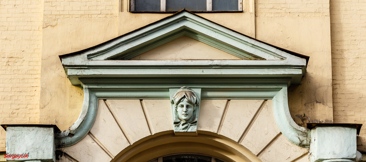 Kyiv, Шелковичная улица, 36 / Переулок Ивана Козловского, 7