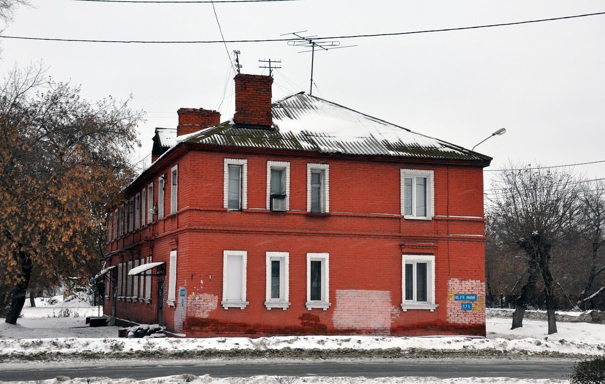 Омск, Улица 20-я линия, 175 / Улица Масленникова, 201