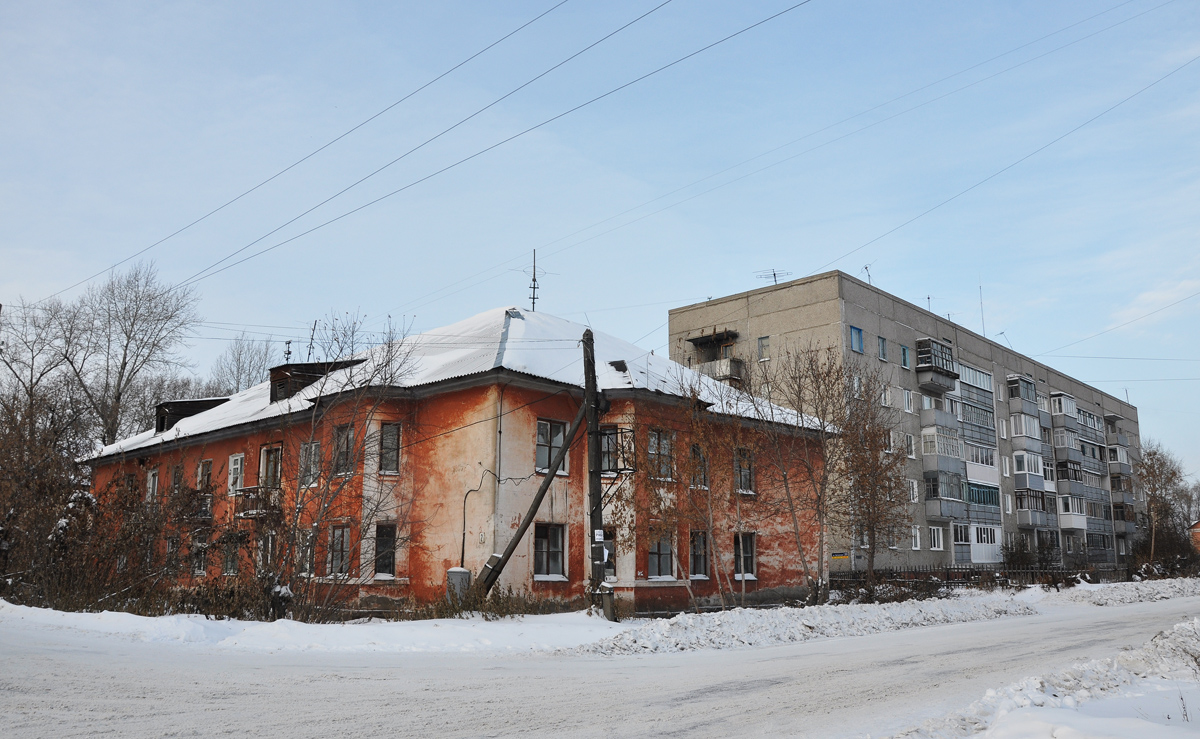 Омск, Волго-Донская улица, 2; Батумская улица, 20