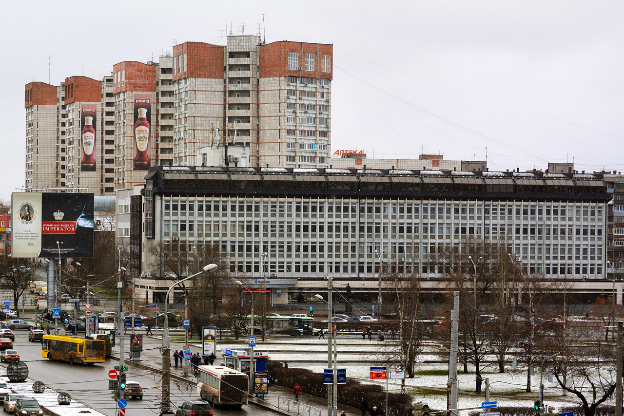 Пермь, Улица Попова, 27; Улица Попова, 25; Улица Попова, 23; Улица Попова, 21; Улица Ленина, 68 / Улица Попова, 17