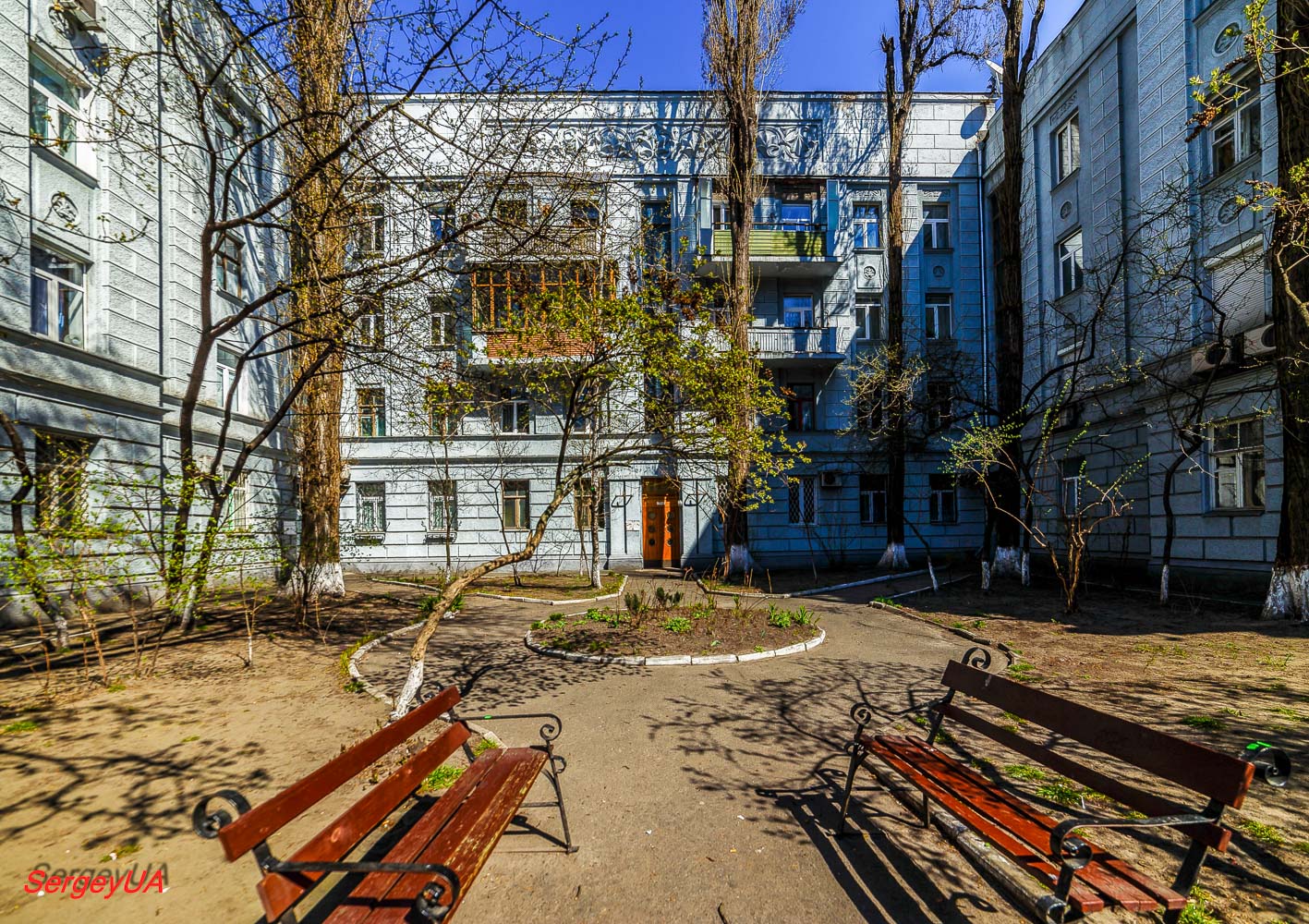 Киев, Лютеранская улица, 27-31