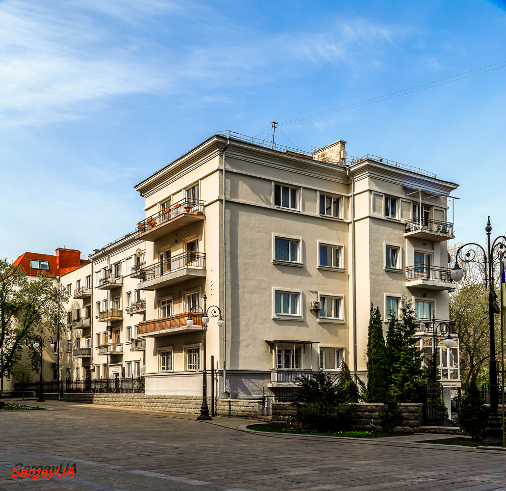 Киев, Банковая улица, 12