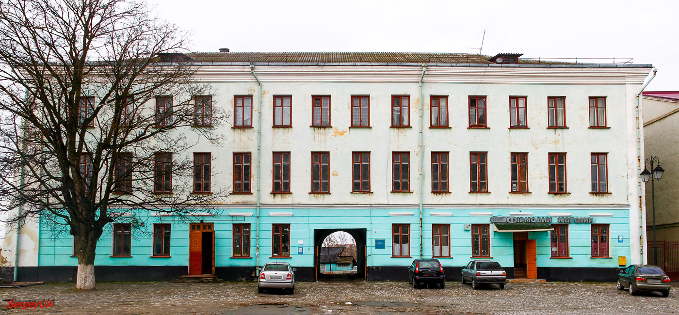 Кам'янець-Подільський, Площадь Армянский Рынок, 8