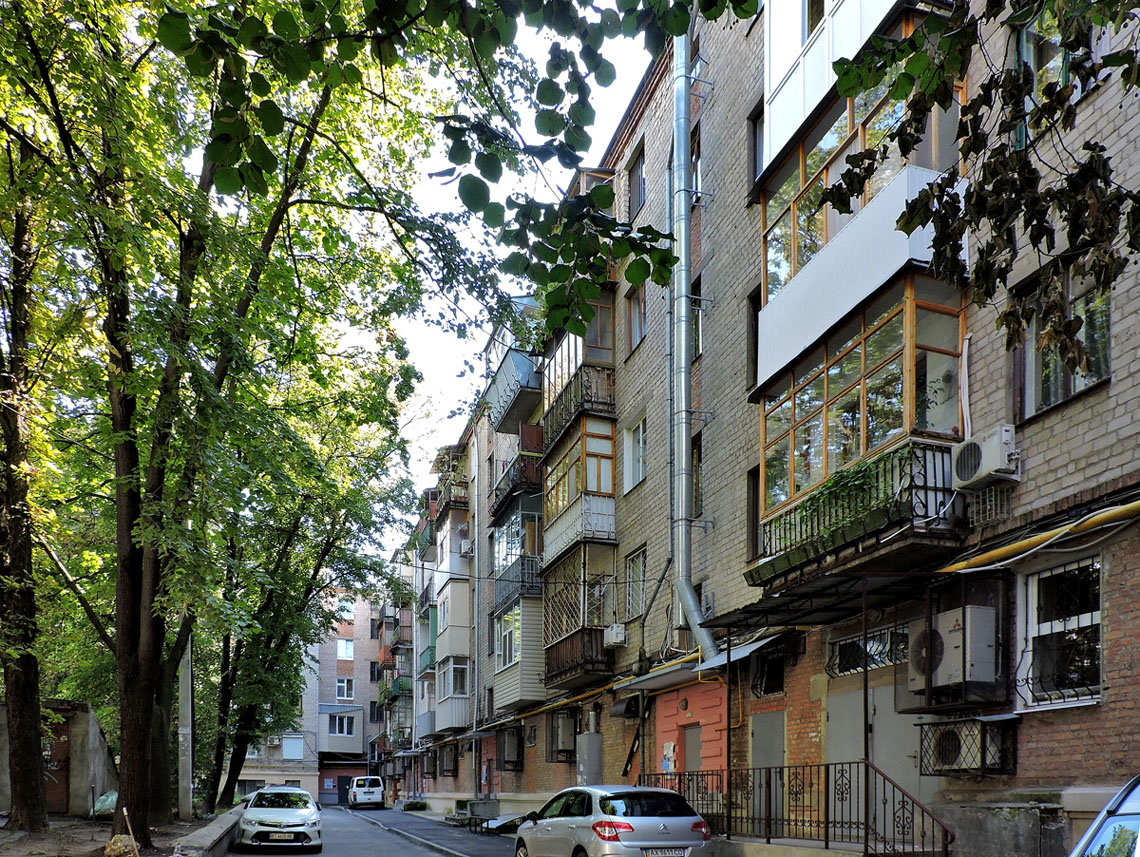 Харьков, Проспект Науки, 24 / Улица Академика Ляпунова, 1