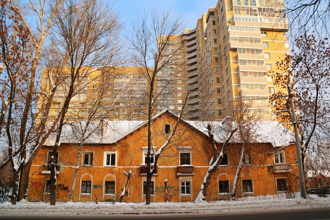 Perm, Улица Барамзиной, 54; Улица Энгельса, 7