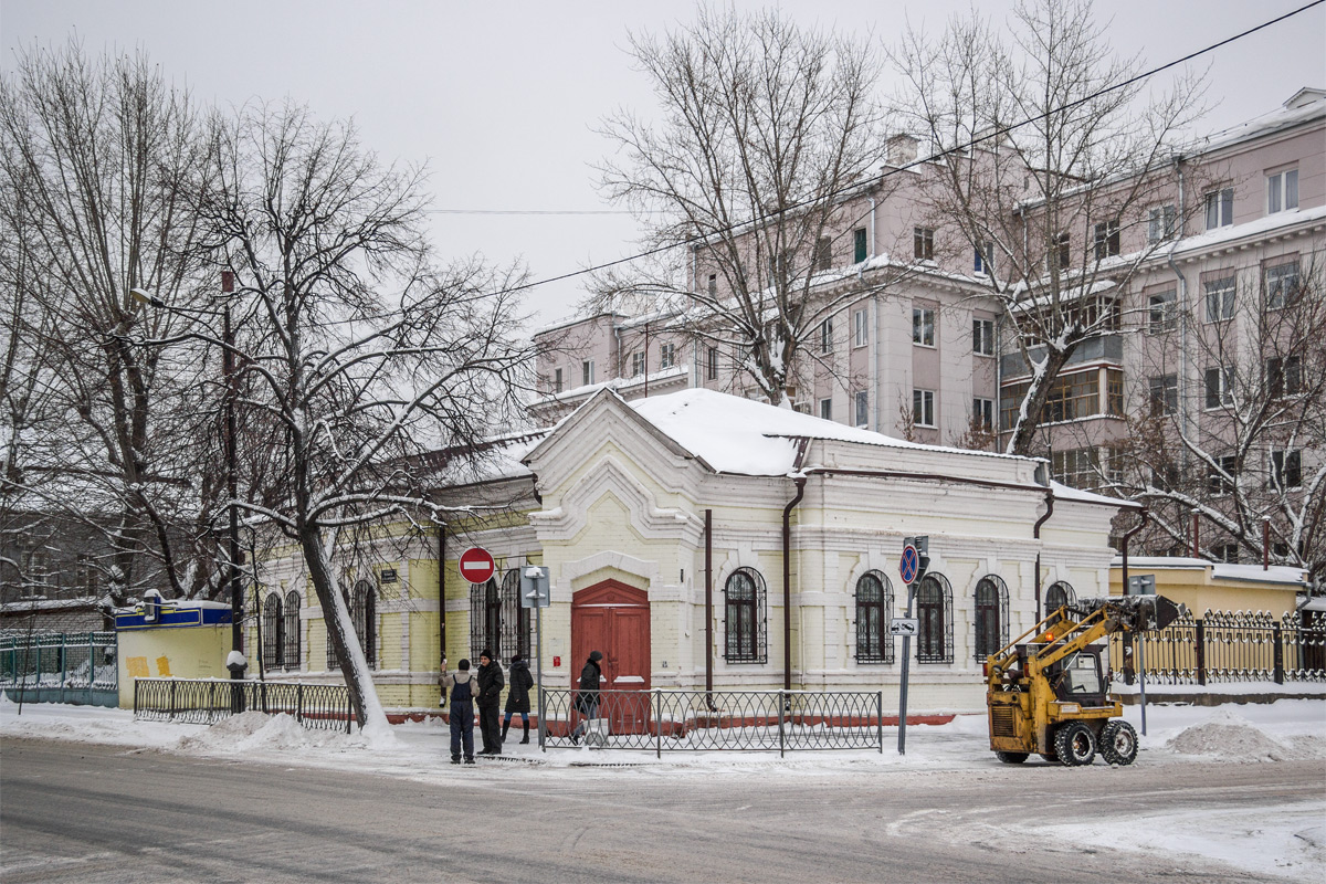 Казань, Большая Красная улица, 28 / Улица Карла Фукса, 8