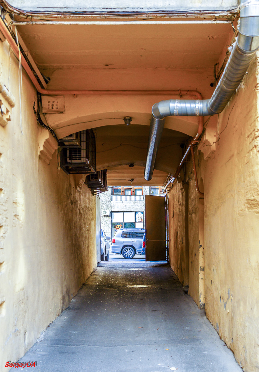 Киев, Большая Васильковская улица, 17А