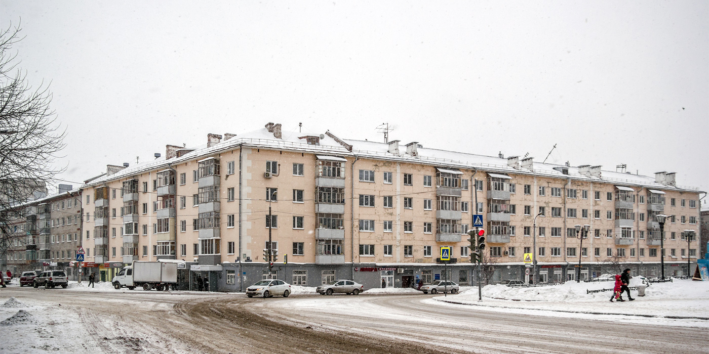 Казань, Улица Ильича, 21 / Улица Лейтенанта Красикова, 8; Улица Лейтенанта Красикова, 8; Улица Ильича, 21