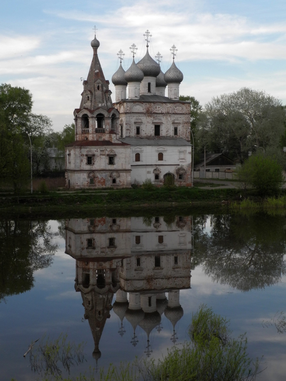 Вологда, Набережная 6-й Армии, 105 / Улица Энгельса, 1