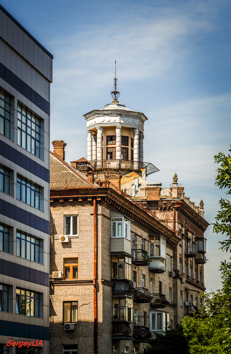Киев, Большая Васильковская улица, 67 / Деловая улица, 7