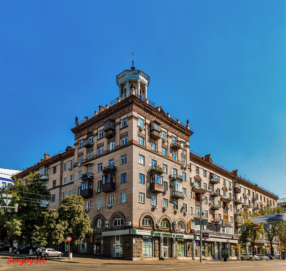 Киев, Большая Васильковская улица, 67 / Деловая улица, 7