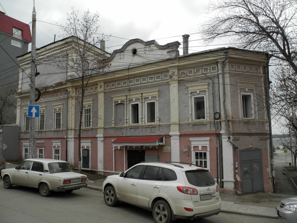 Samara, Некрасовская улица, 1 / Улица Максима Горького, 121