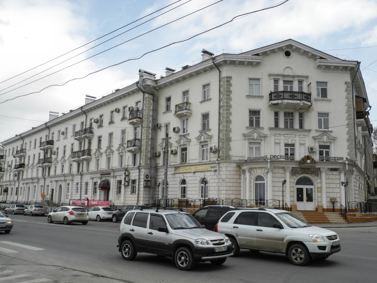 Samara, Улица Максима Горького, 103 / Улица Венцека, 2