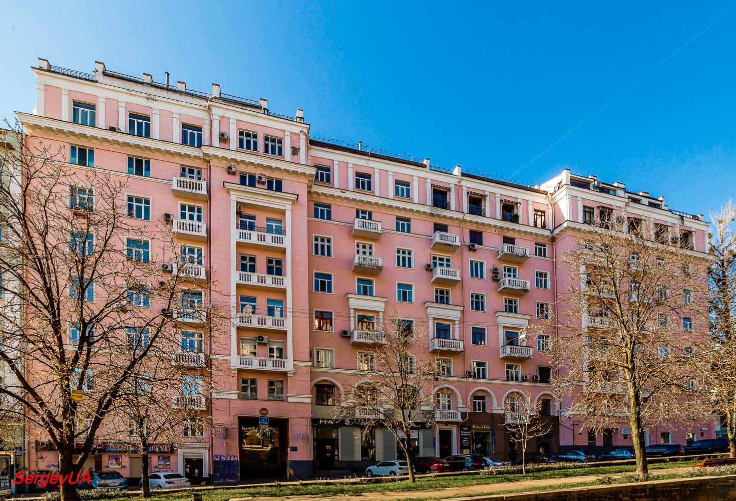 Київ, Улица Антоновича, 4-6