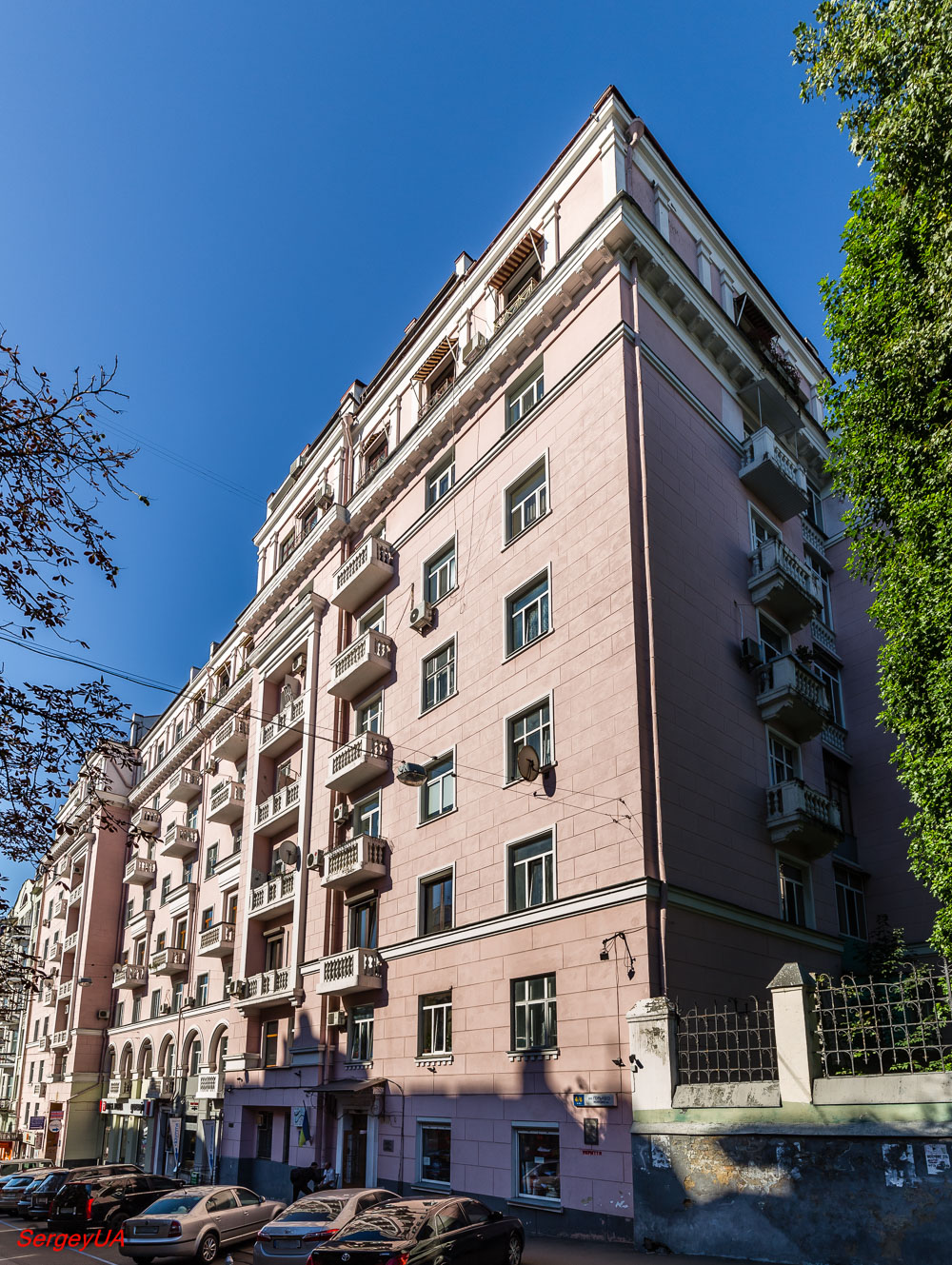 Kyiv, Улица Антоновича, 4-6
