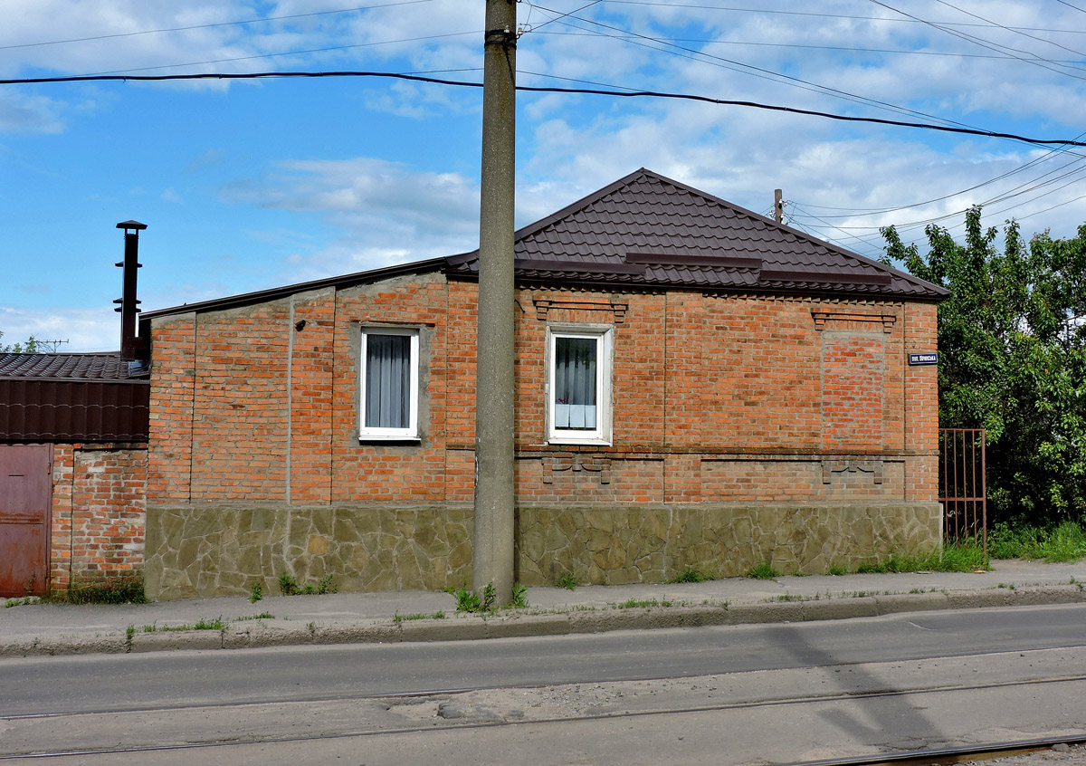 Харьков, Веринская улица, 22 / Вятская улица, 51