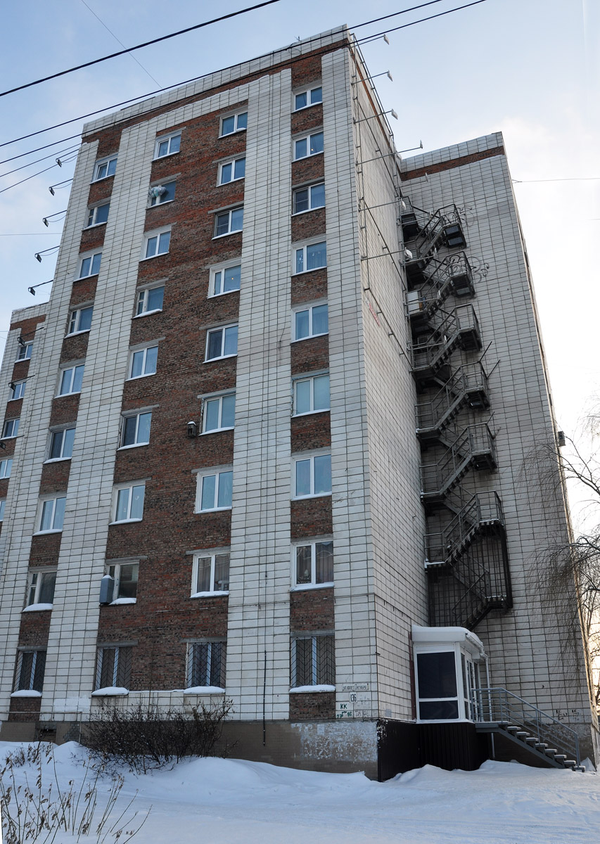 Омск, Улица 10 лет Октября, 136