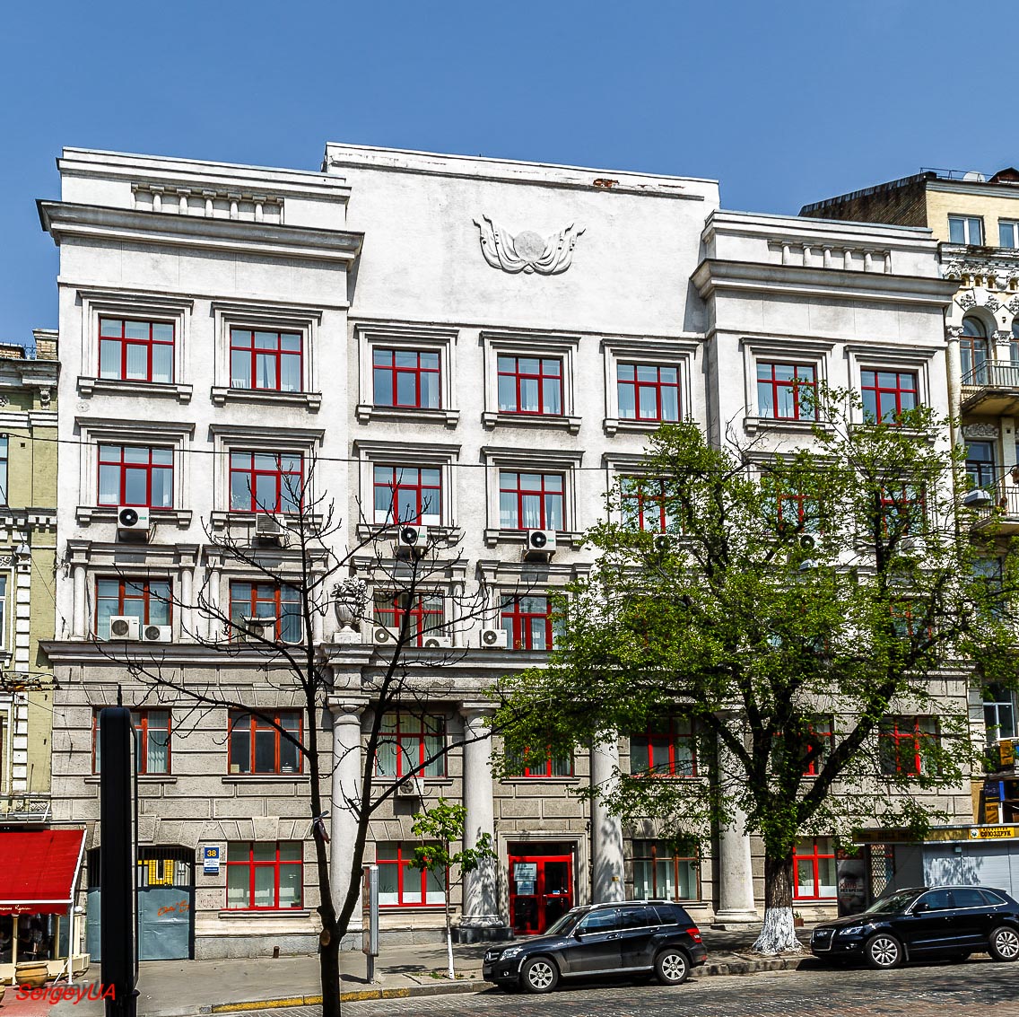Киев, Улица Богдана Хмельницкого, 38