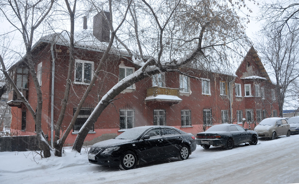 Омск, Улица Котовского, 22 / Улица Орловского, 2