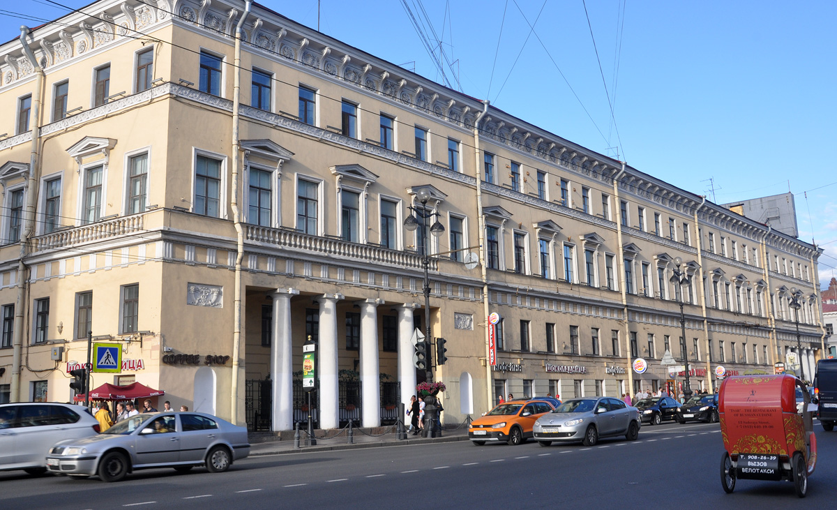 Санкт-Петербург, Невский проспект, 18 / Большая Морская улица, 12 / Набережная реки Мойки, 57