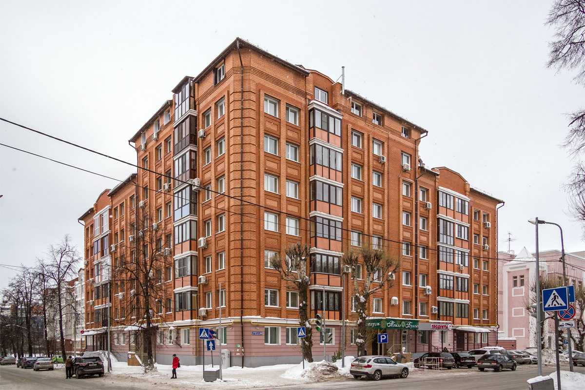 Казань, Улица Шмидта, 34 / Улица Зинина, 18