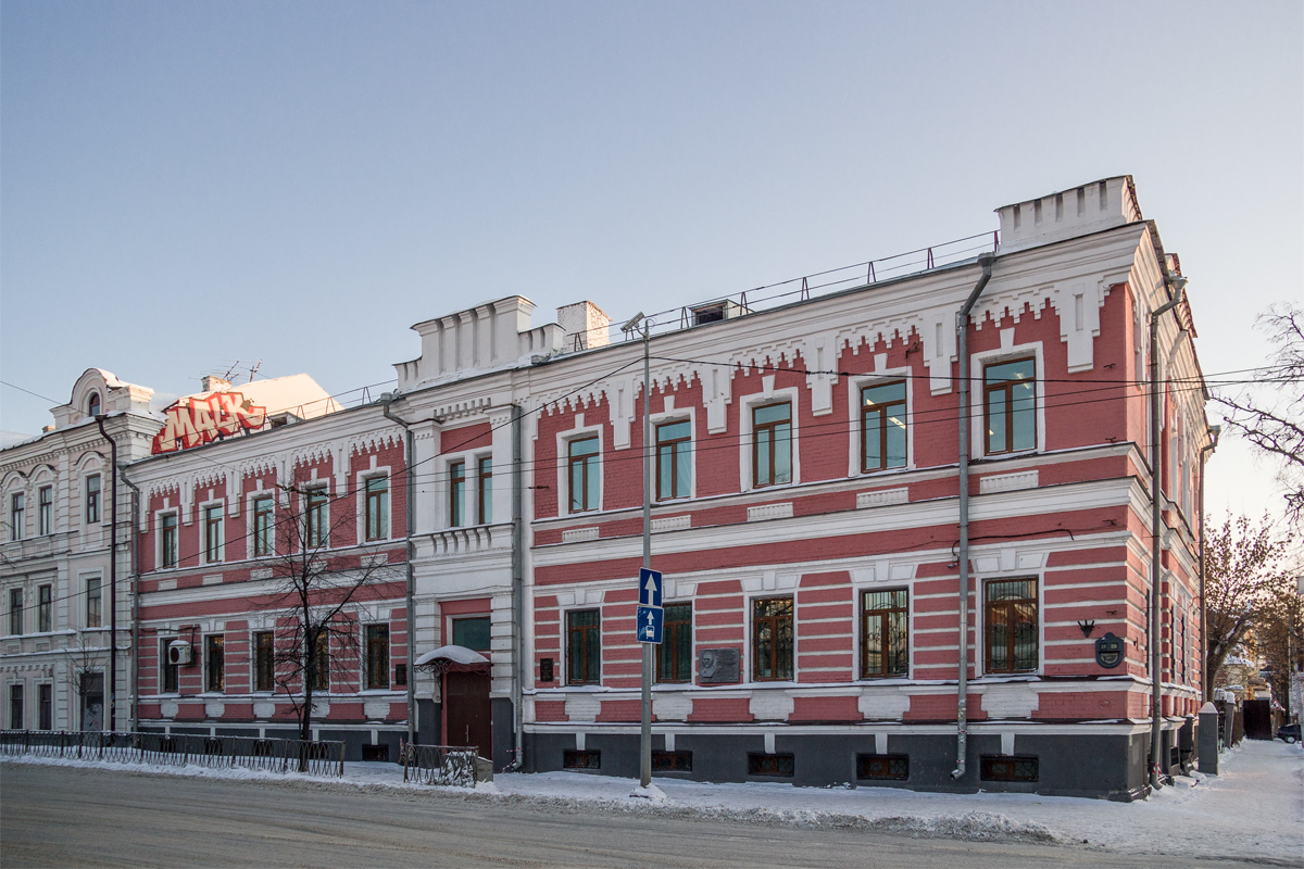 Казань, Улица Муштари, 26 / Улица Максима Горького, 22