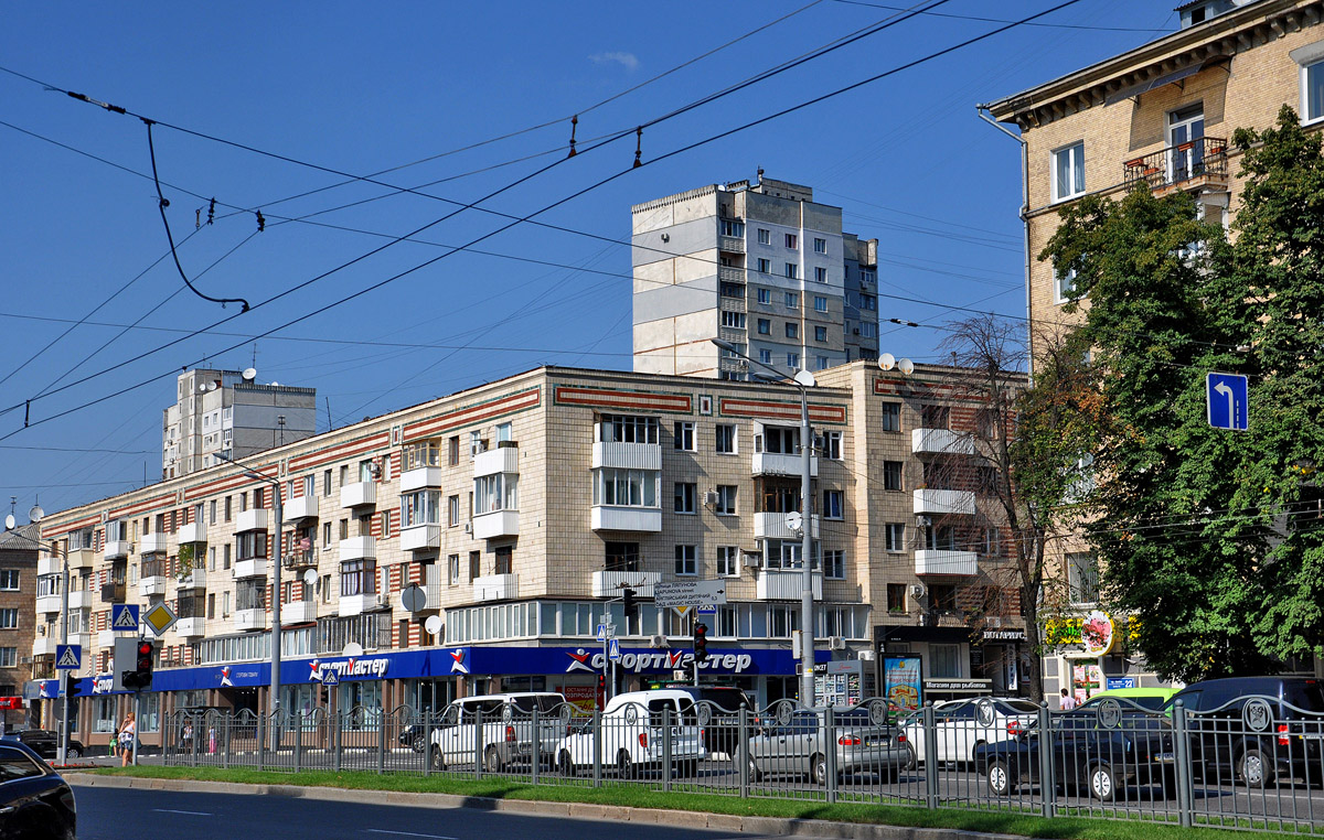 Харьков, Проспект Науки, 24 / Улица Академика Ляпунова, 1