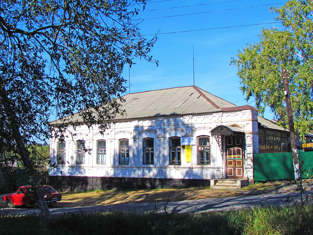 Валки, Перекопская улица, 2