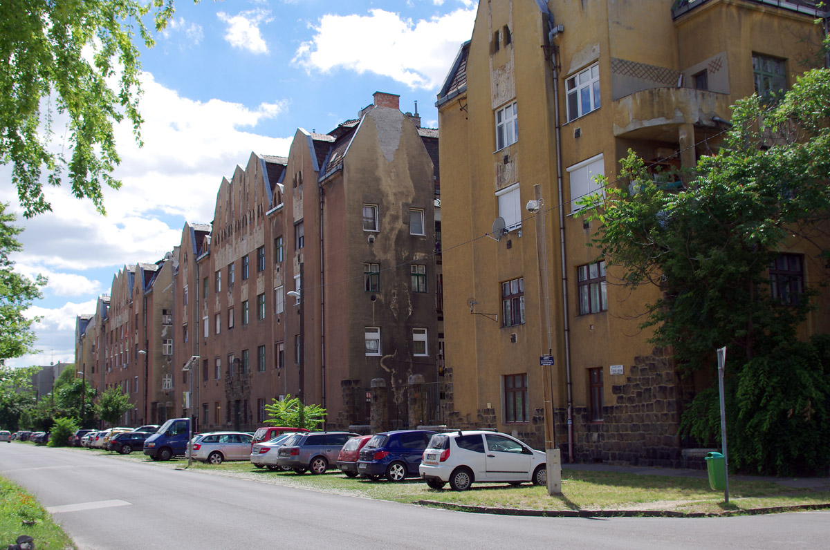 Будапешт, Tatai utca, 122; Tatai utca, 124; Tatai utca, 126; Tatai utca, 128; Tatai utca, 130