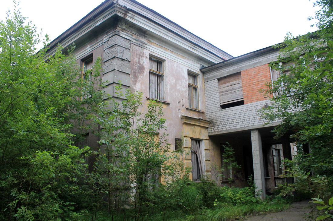 Суурпеа, Instituudi; Instituudi, c