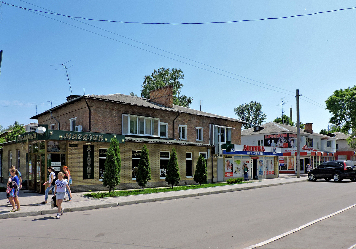 Чугуев, Бульвар Комарова, 3; Бульвар Комарова, 5